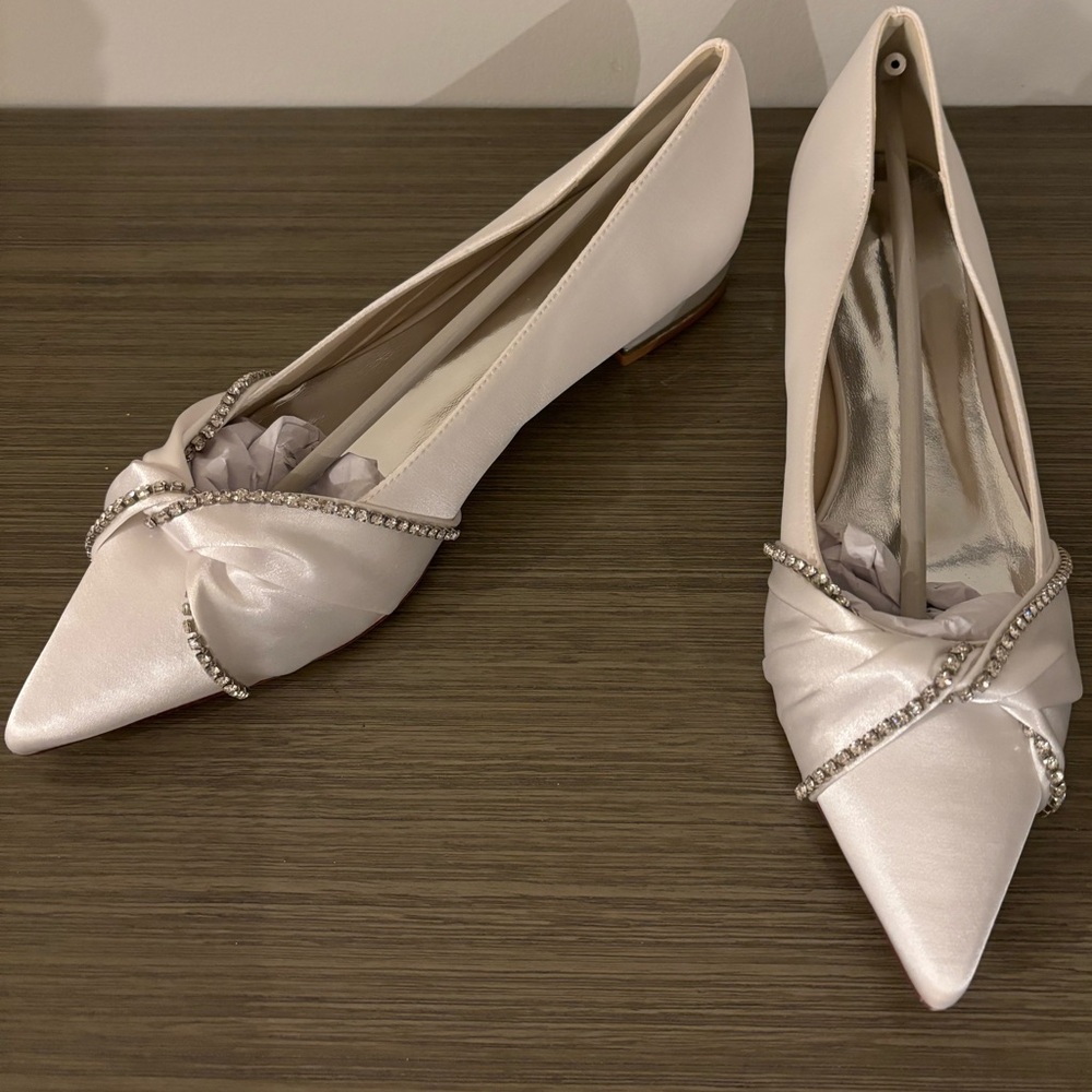 NWT White Satin Bridal Flats
